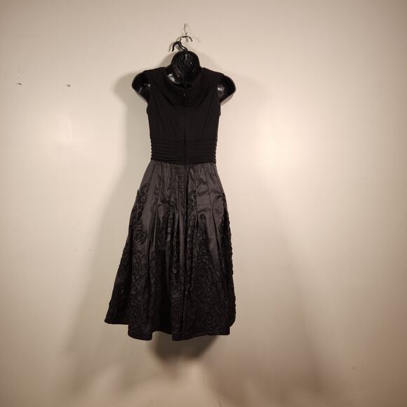 ADRIANNA PAPELL Sleeveless Evening Cocktail Dress Womens 4 Black Floral Applique - Picture 3 of 12